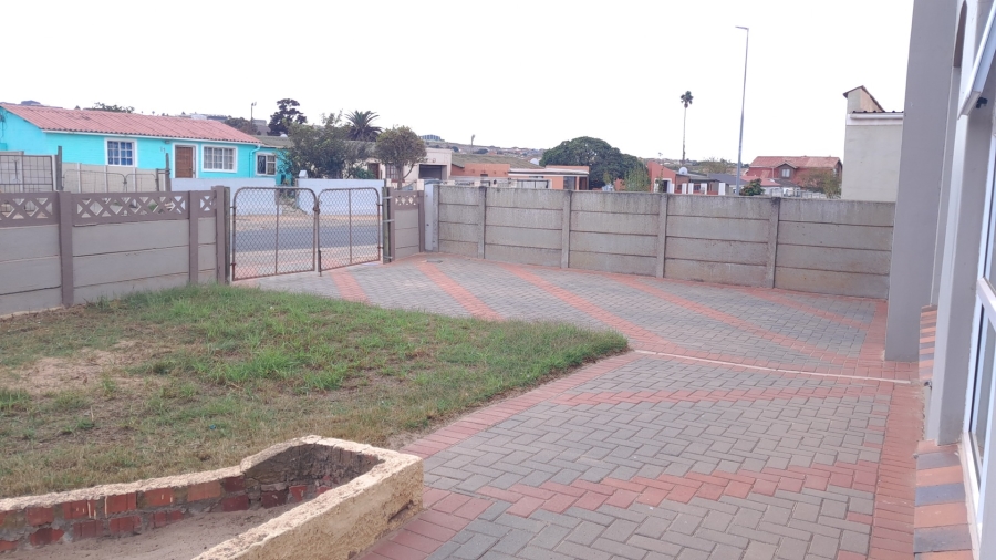 3 Bedroom Property for Sale in Louwville Western Cape